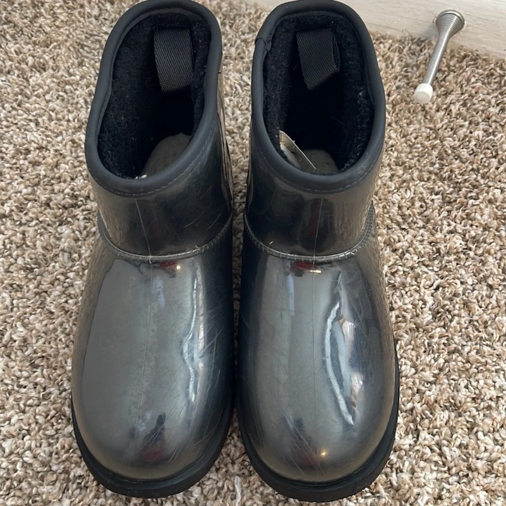 UGG Classic Boot Clear Mini Waterproof Size 5 Black - Picture 5 of 14